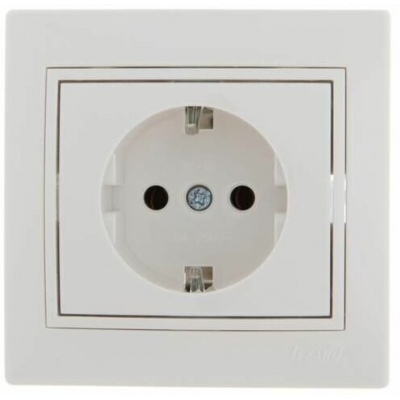 Розетка 1-м СП Mira 16А IP20 с заземл. с защ. крышкой бел./бел.